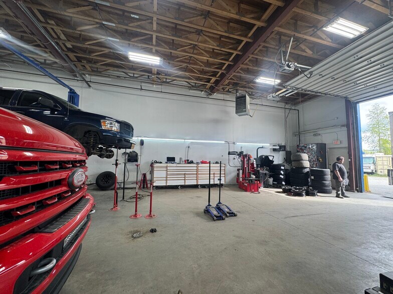 More Photos Of 7449 Old Seward Hwy, Anchorage Storefront For Lease