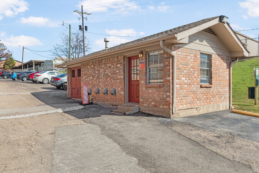 More Photos Of 2451 Lake Rd, Huntsville Apartments For Sale