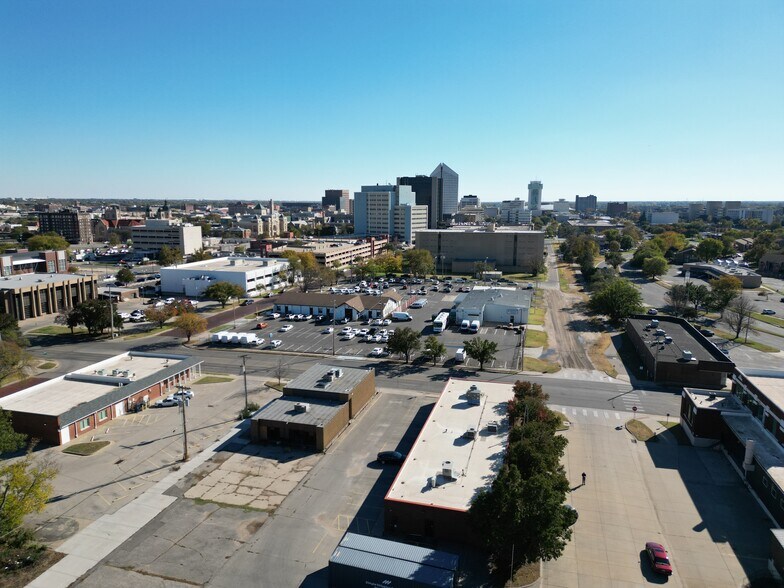 More Photos Of 216 W Murdock St, Wichita Office For Sale