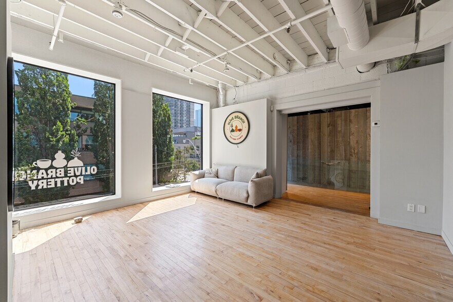 More Photos Of 170 Bedford Rd, Toronto Unknown For Lease