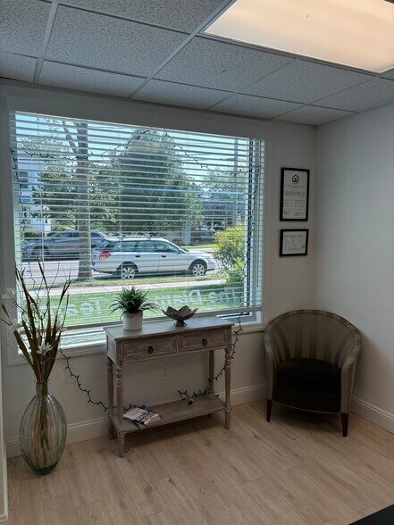 More Photos Of 377 Main St, Niantic Apartments For Lease