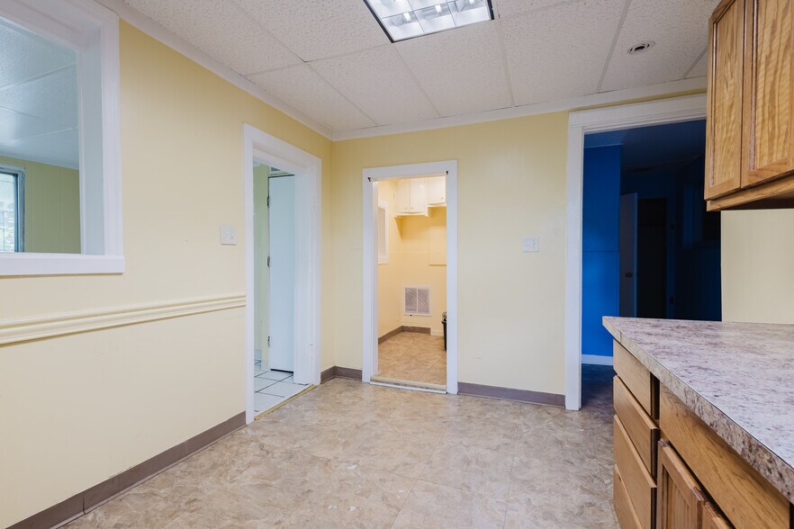 More Photos Of , Lexington Specialty For Sale