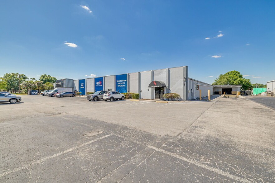 More Photos Of 4545 W Hillsborough Ave, Tampa Warehouse For Lease