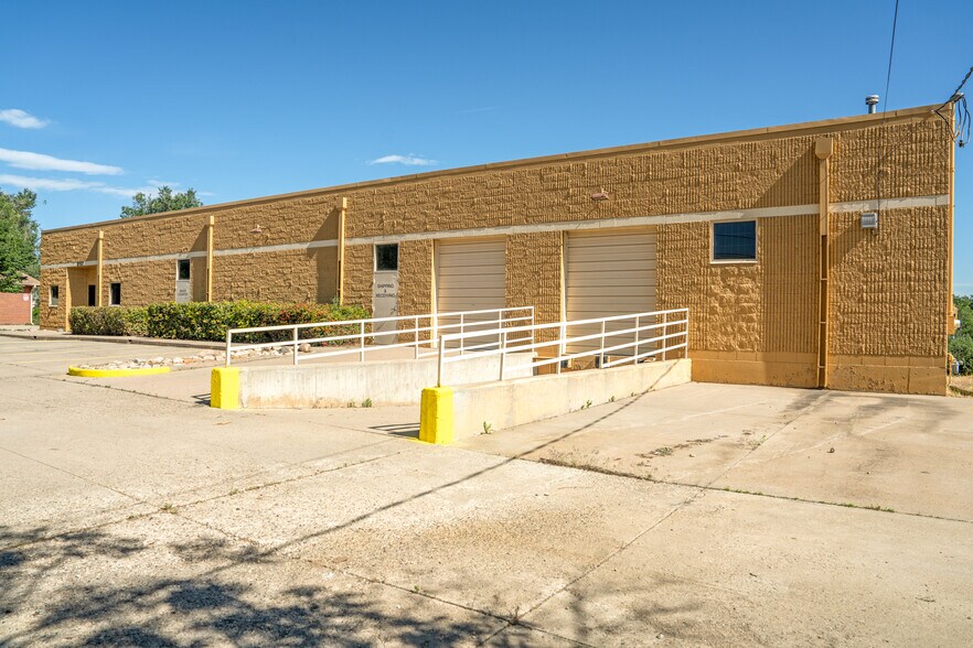 More Photos Of 2737 W 2nd Ave, Denver Warehouse For Lease