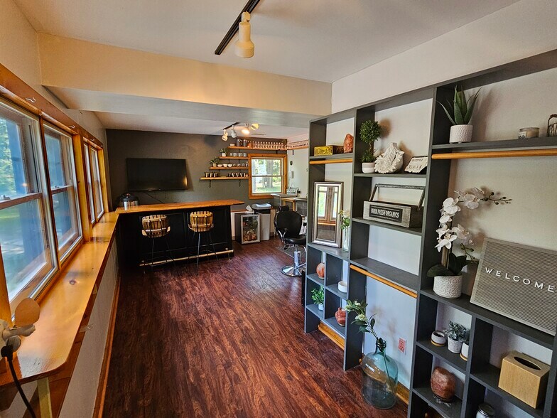 More Photos Of 133 Main St, High Falls Office For Lease