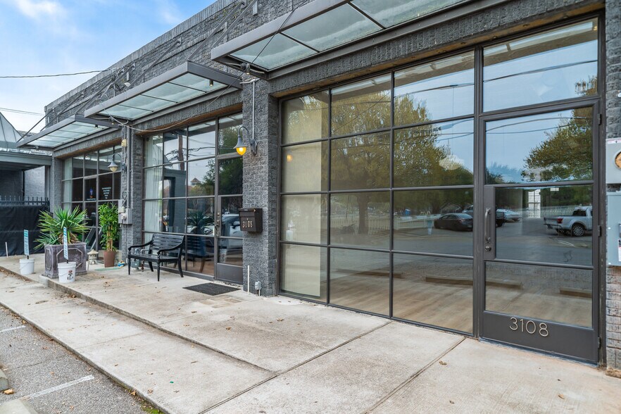 More Photos Of 3106 Swiss Ave, Dallas Storefront For Lease