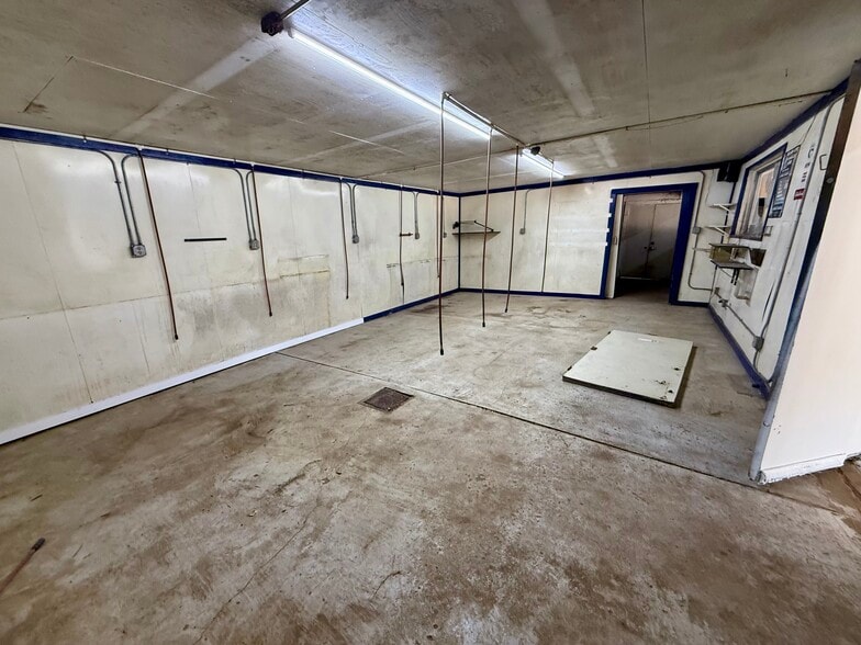 More Photos Of 1622 W Front St, Tyler Industrial For Sale