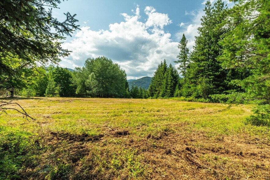 More Photos Of 477545 US-95, Ponderay Land For Sale