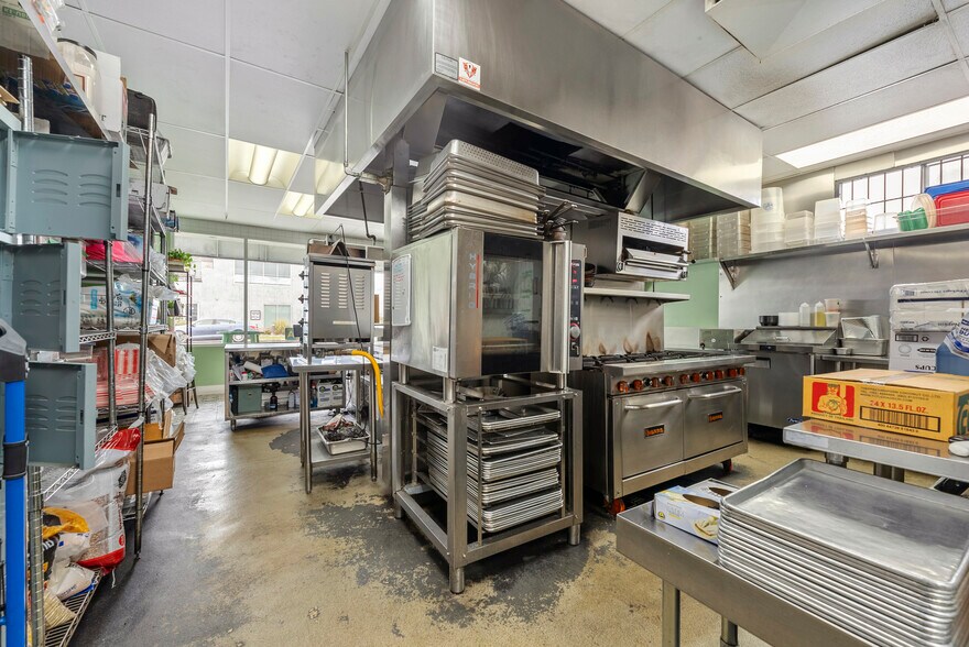 More Photos Of 1213-1223 S Pacific Coast Hwy, Redondo Beach Storefront For Sale