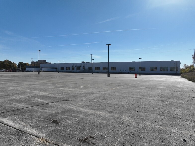 More Photos Of 4265 N 30th St, Milwaukee Industrial For Sale