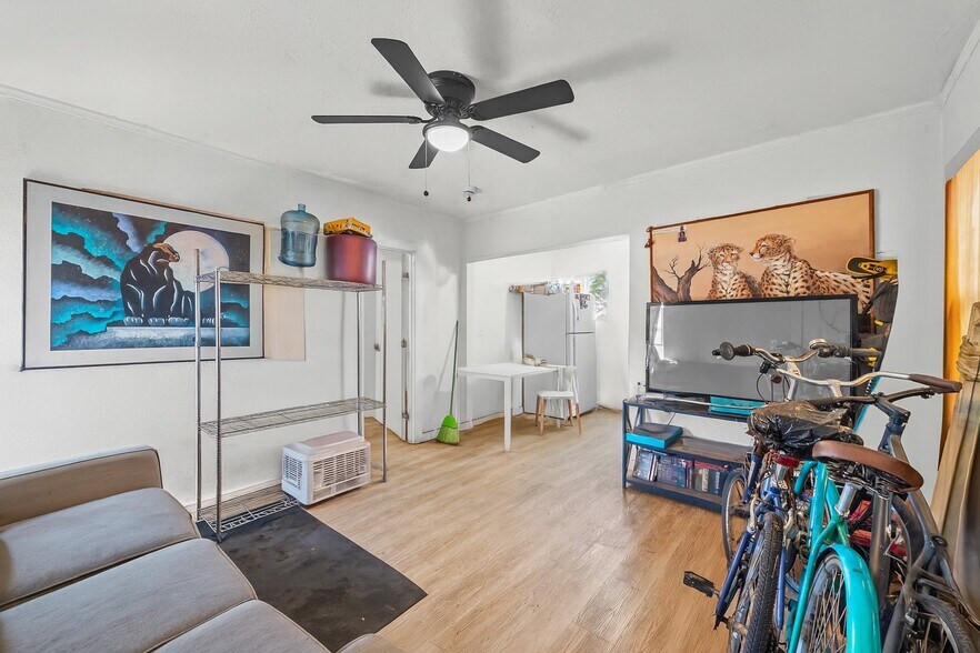 More Photos Of 1323 E Adams Blvd, Los Angeles Apartments For Sale