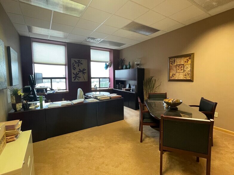 More Photos Of 600 S Main St, Oshkosh Office For Lease