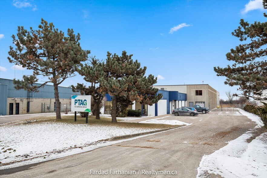 More Photos Of 42 Cardico Dr, Whitchurch-Stouffville Warehouse For Sale