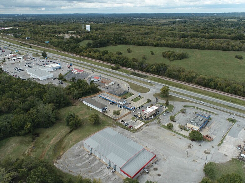 More Photos Of 1114 S Lynn Riggs Blvd, Claremore Carwash For Sale