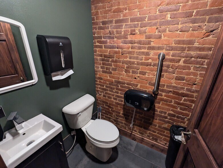 More Photos Of 104 N Elm St, Cresco General Retail For Sale