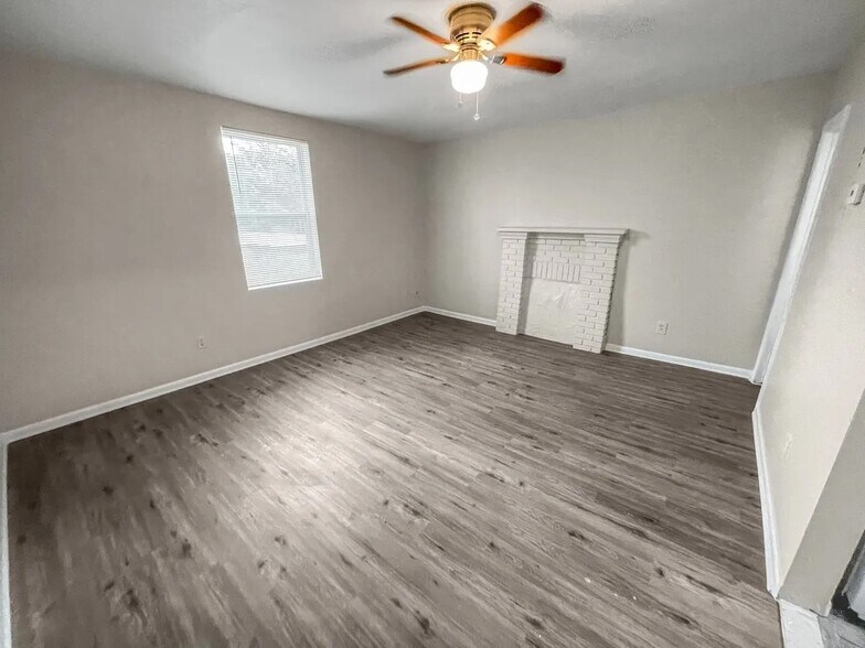 More Photos Of 321 W Ianthe St, Tavares Multifamily For Sale