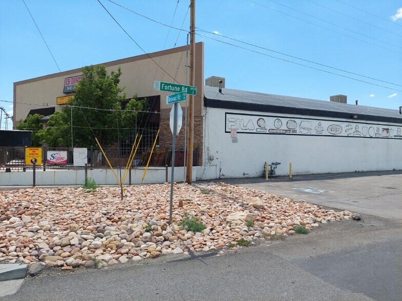 More Photos Of 1422-1462 S Redwood Rd, Salt Lake City Showroom For Sale