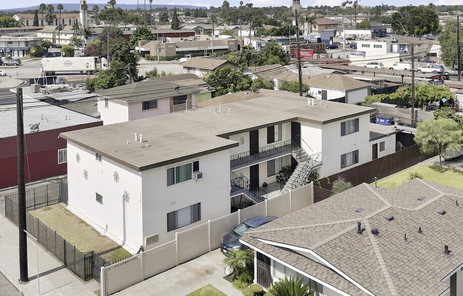 Primary Photo Of 10621 San Carlos Ave, South Gate Multifamily For Sale