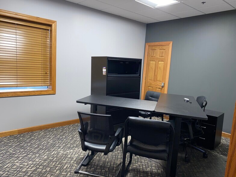 More Photos Of 9200 W 191st St, Mokena Office For Sale