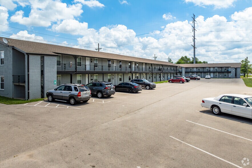 More Photos Of 1630-1634 Greentree Blvd, Clarksville Apartments For Sale