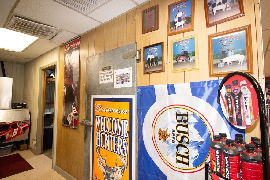 More Photos Of 47506 US-290 BUS, Hempstead Convenience Store For Sale