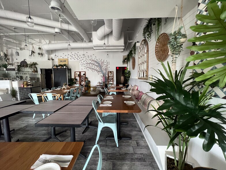 More Photos Of 501 Main St, Huntington Beach Storefront Retail Residential For Lease