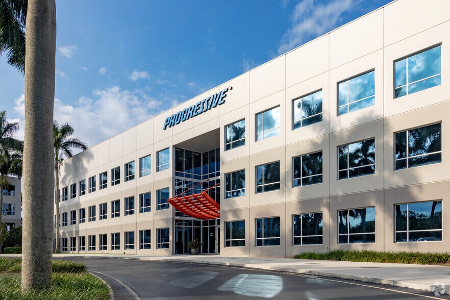 More Photos Of 3250 W Commercial Blvd, Fort Lauderdale Office For Lease