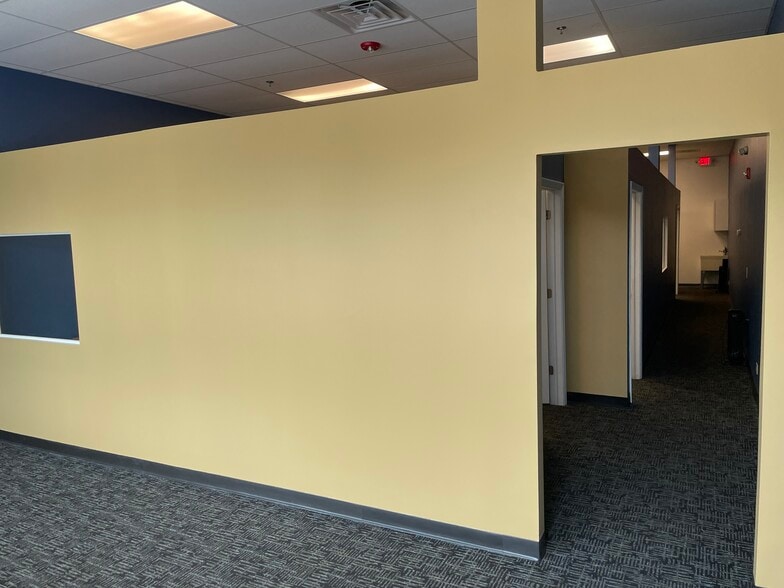 More Photos Of Eola and Hafenrichter Rd @ Hafenrichter Road, Aurora Unknown For Lease