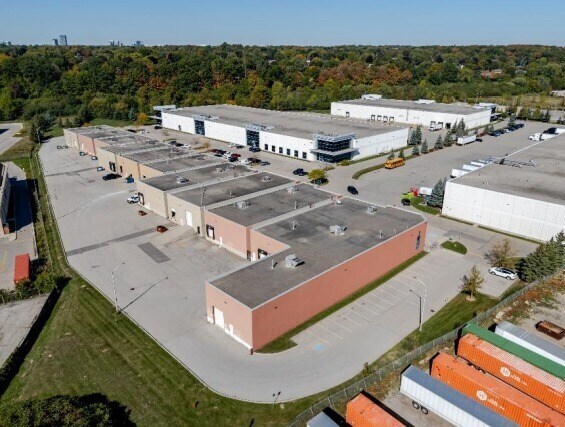 More Photos Of 1273 N Service Rd E, Mississauga Warehouse For Lease