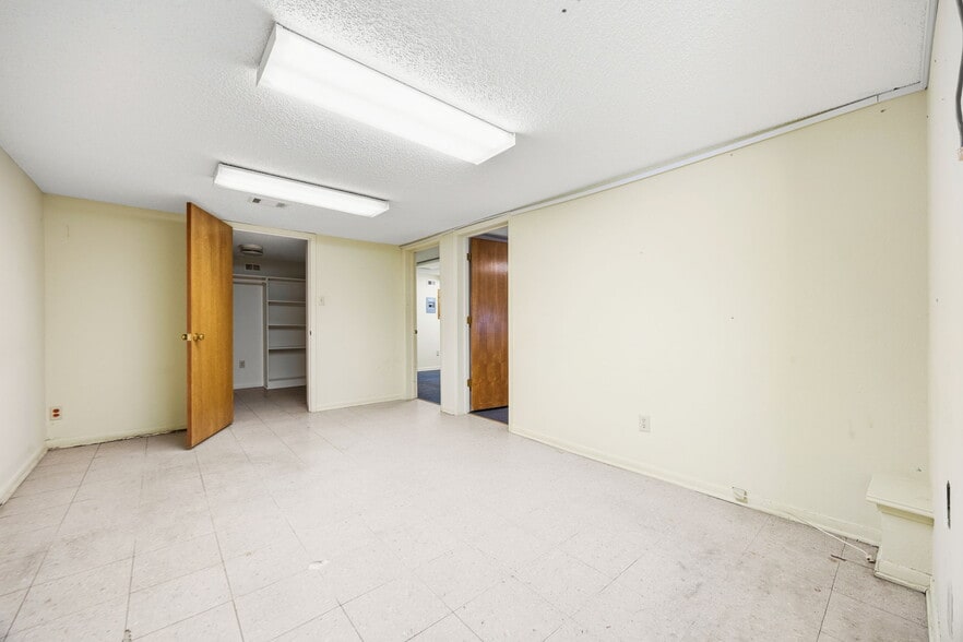 More Photos Of 2306 Ridge Rd, Rockwall Medical For Sale