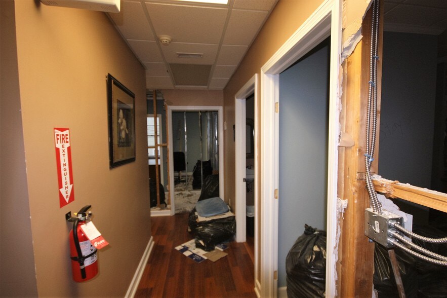 More Photos Of 91 Gleneida Ave, Carmel Office For Sale