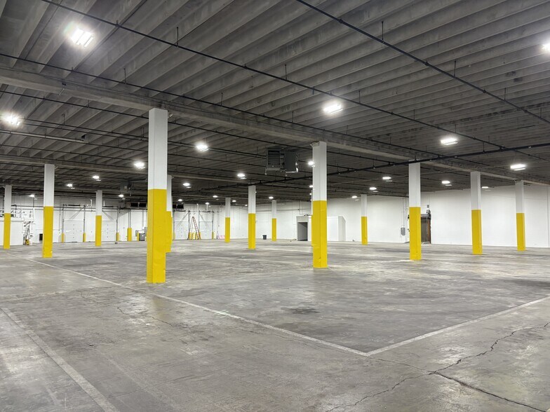 More Photos Of 214-224 Industrial Dr, Greenville Refrigeration Cold Storage For Lease