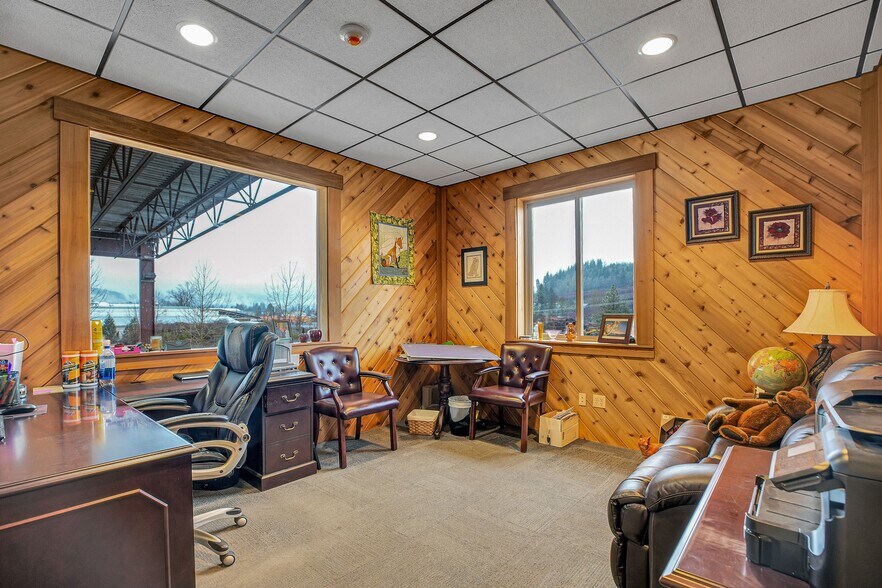More Photos Of Stadelman, Hood River Industrial For Sale