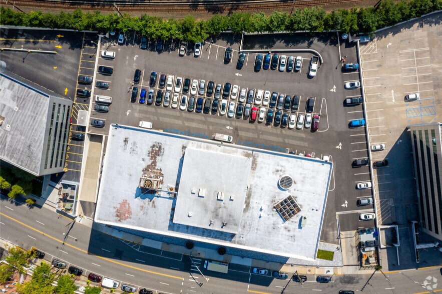 More Photos Of 60 Cutter Mill Rd, Great Neck Office For Lease