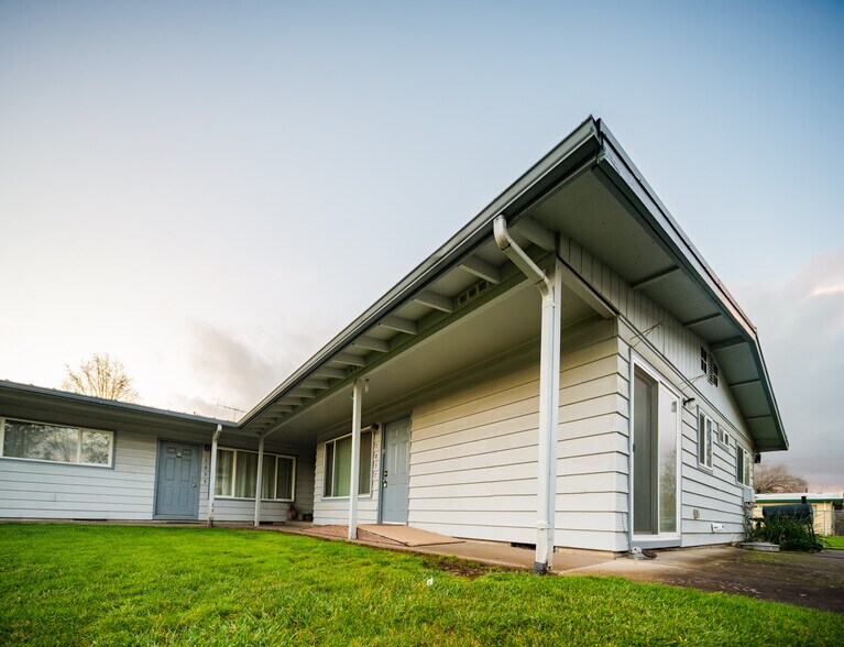 More Photos Of 1037 Ring St NE, Salem Apartments For Sale