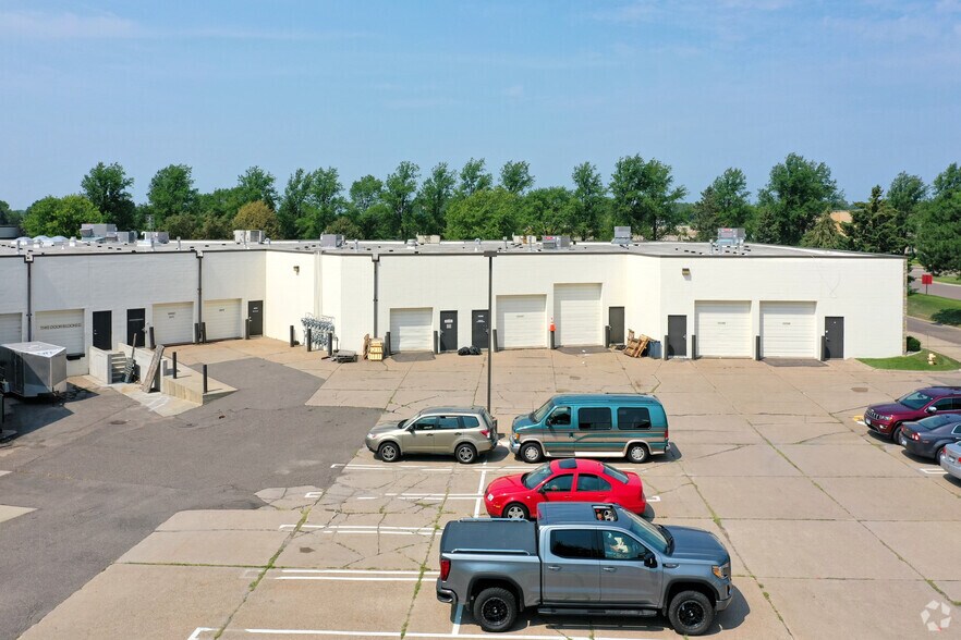 More Photos Of 15000-15100 N 23rd Ave, Plymouth Research And Development For Lease