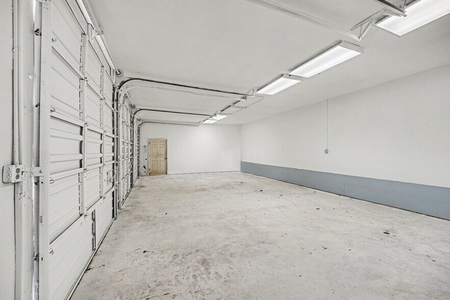 More Photos Of 7731 Industrial Rd, Melbourne Warehouse For Lease