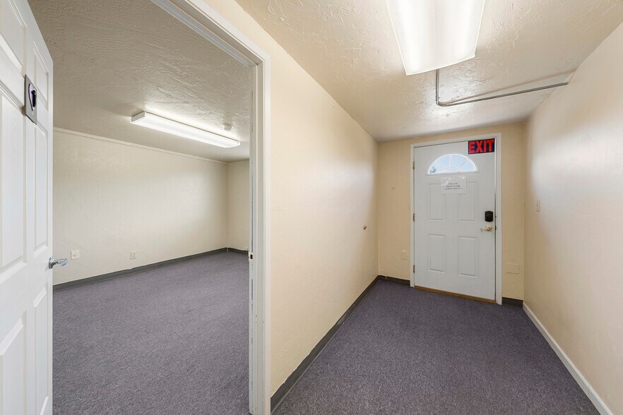 More Photos Of 143 S Main St, Phoenix Office For Sale
