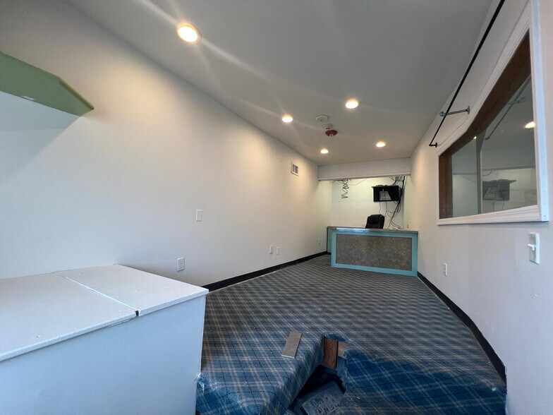 More Photos Of 411 Jericho Tpke, New Hyde Park Storefront Retail Office For Sale
