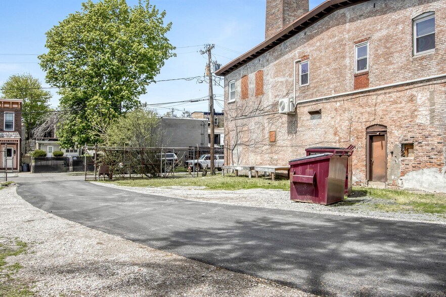 More Photos Of 24 Johnes St, Newburgh Light Manufacturing For Lease