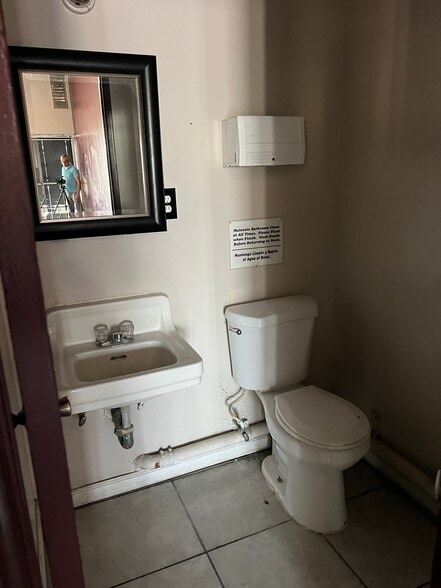 More Photos Of 13175 Paramount Blvd, South Gate Office For Sale