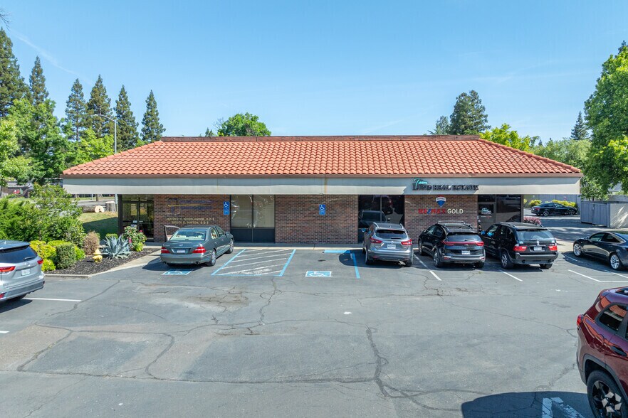 More Photos Of 5200-5252 Sunrise Blvd, Fair Oaks Unknown For Lease