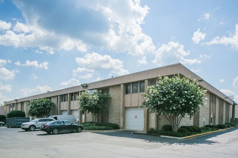 More Photos Of 8305 Merrifield Ave, Merrifield Warehouse For Lease