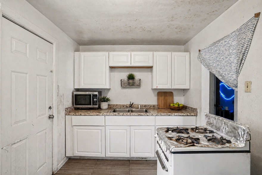 More Photos Of , Aurora Multifamily For Sale