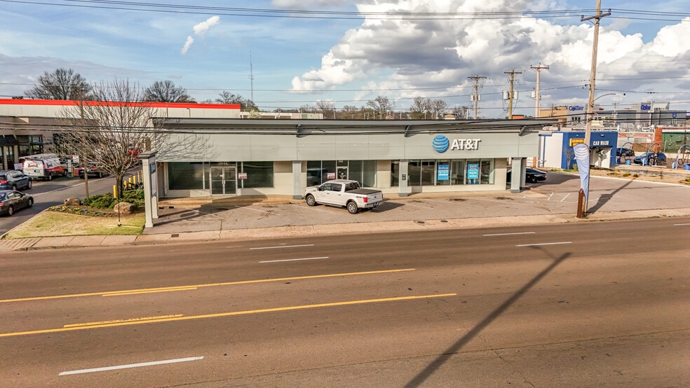 More Photos Of 4934-4938 Poplar Ave, Memphis General Retail For Sale