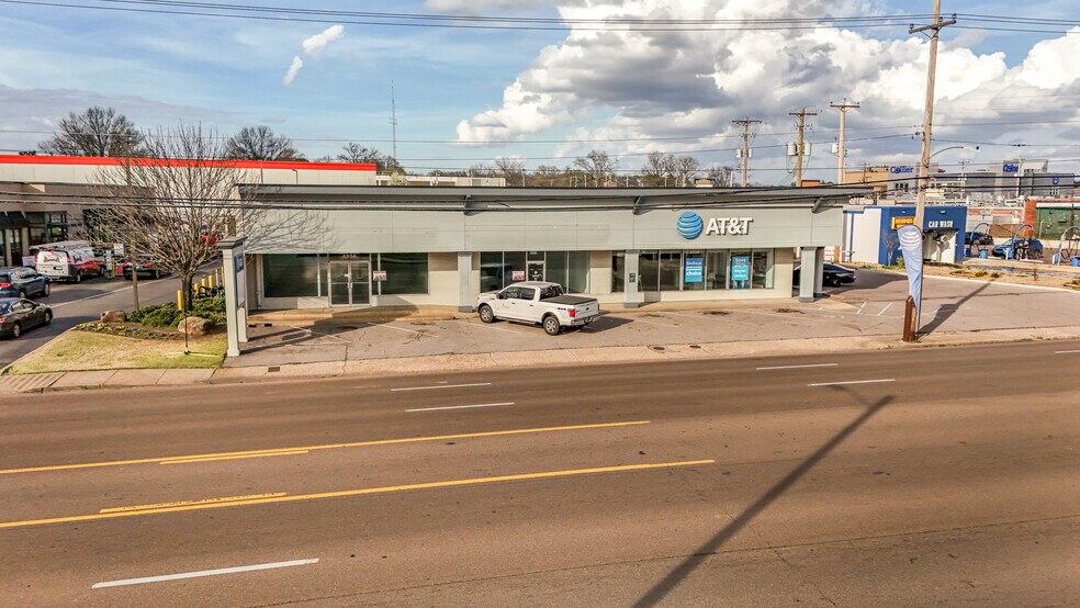 More Photos Of 4934-4938 Poplar Ave, Memphis General Retail For Sale
