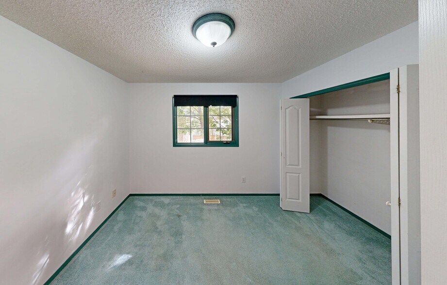 More Photos Of 10941 81 Av NW, Edmonton Dormitory For Sale