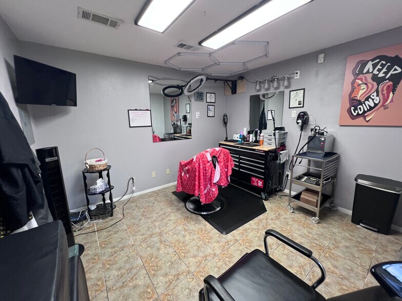 More Photos Of 7985 Phelan Blvd, Beaumont Freestanding For Sale