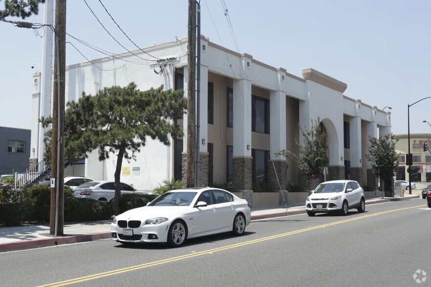 More Photos Of 8780 Valley Blvd, Rosemead Office For Lease