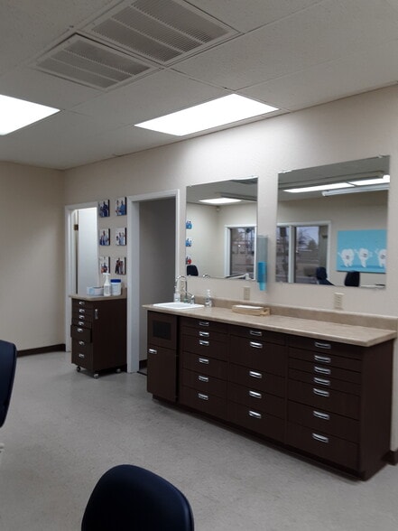 More Photos Of 13210 W Van Buren St, Goodyear Office For Lease